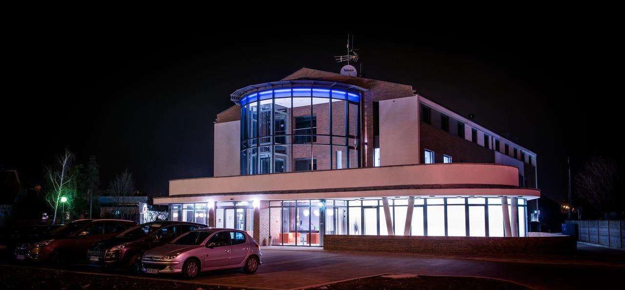 Hotel Kosma Kozmin Dış mekan fotoğraf