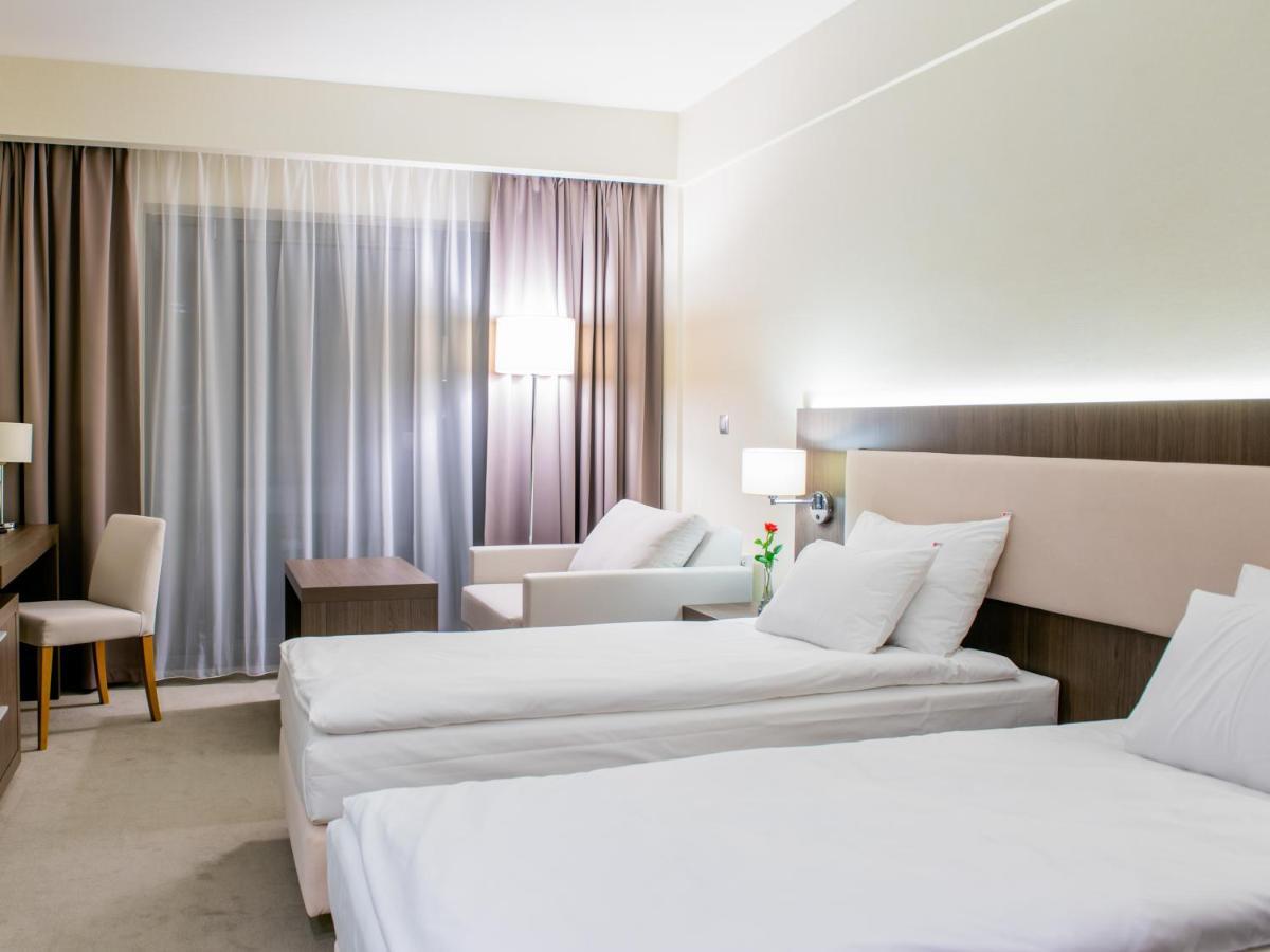 Hotel Kosma Kozmin Dış mekan fotoğraf
