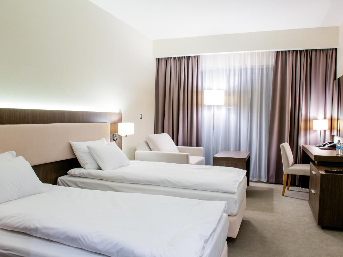 Hotel Kosma Kozmin Dış mekan fotoğraf