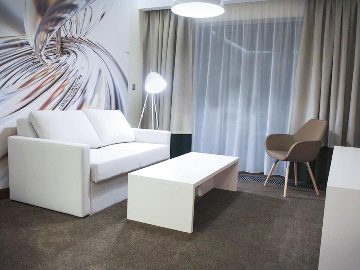 Hotel Kosma Kozmin Dış mekan fotoğraf