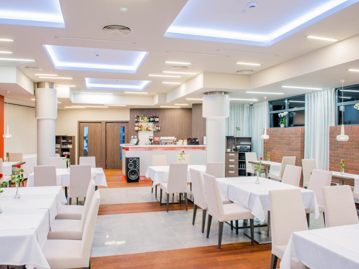Hotel Kosma Kozmin Dış mekan fotoğraf