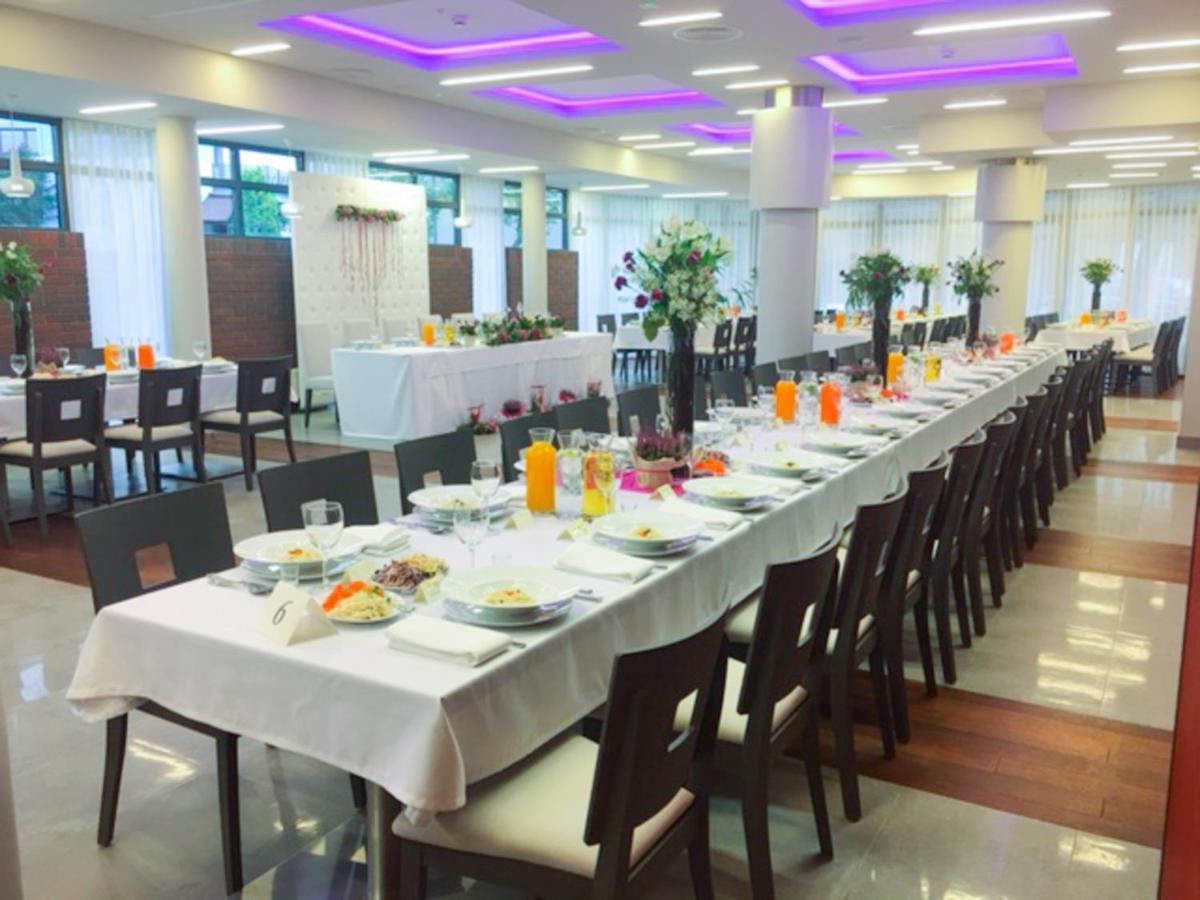 Hotel Kosma Kozmin Dış mekan fotoğraf