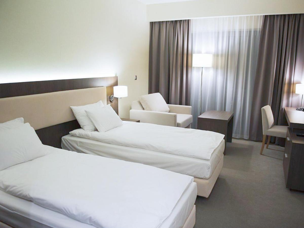 Hotel Kosma Kozmin Dış mekan fotoğraf